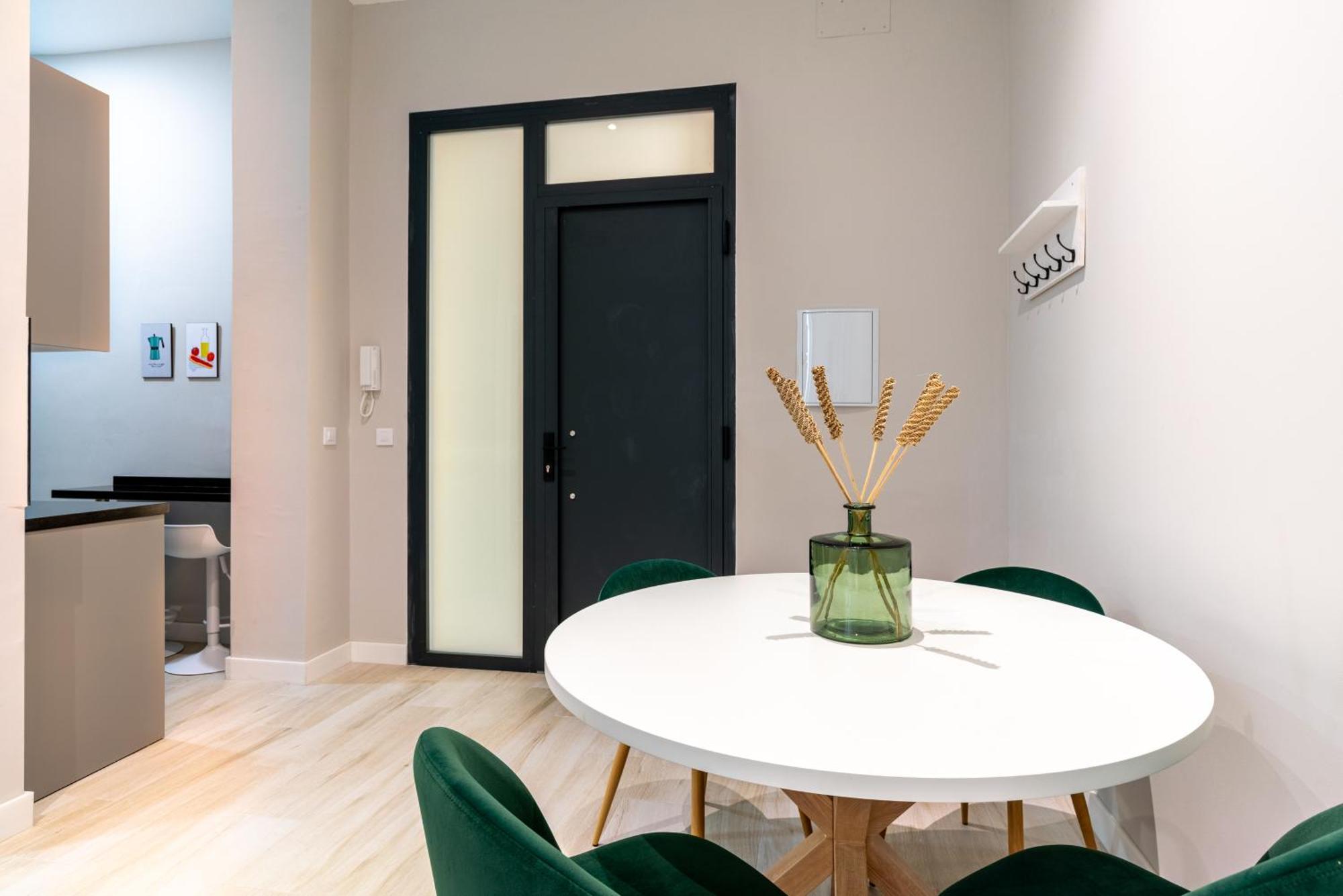 Rentalsevilla Plaza De San Quintin Ii Appartement *